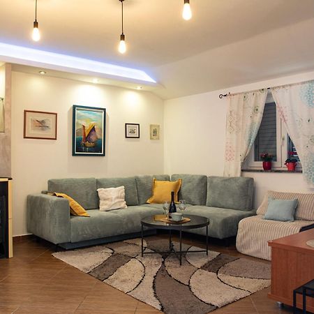 Nikka Apartments Малинска Экстерьер фото
